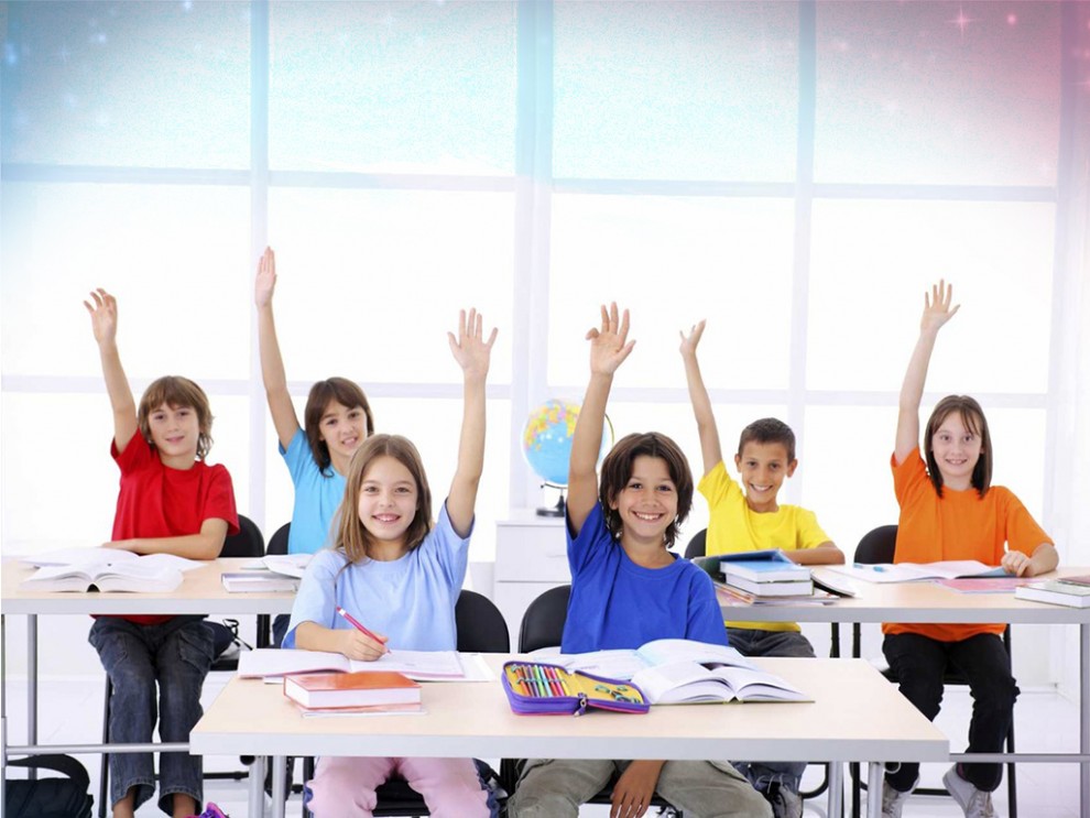 boys-and-girls-kids-hand-up-in-air-classroom-School-Education