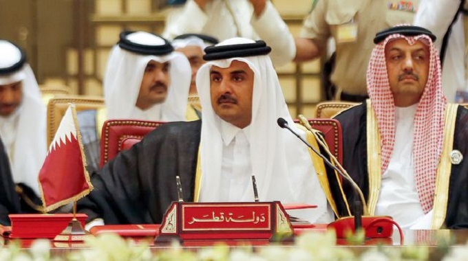 l-emir-du-qatar-cheikh-tamim-bin-hamad-al-thani-lors-d-une-reunion-du-conseil-de-cooperation-du-golfe-le-6-decembre-2016-a-manama_5892243